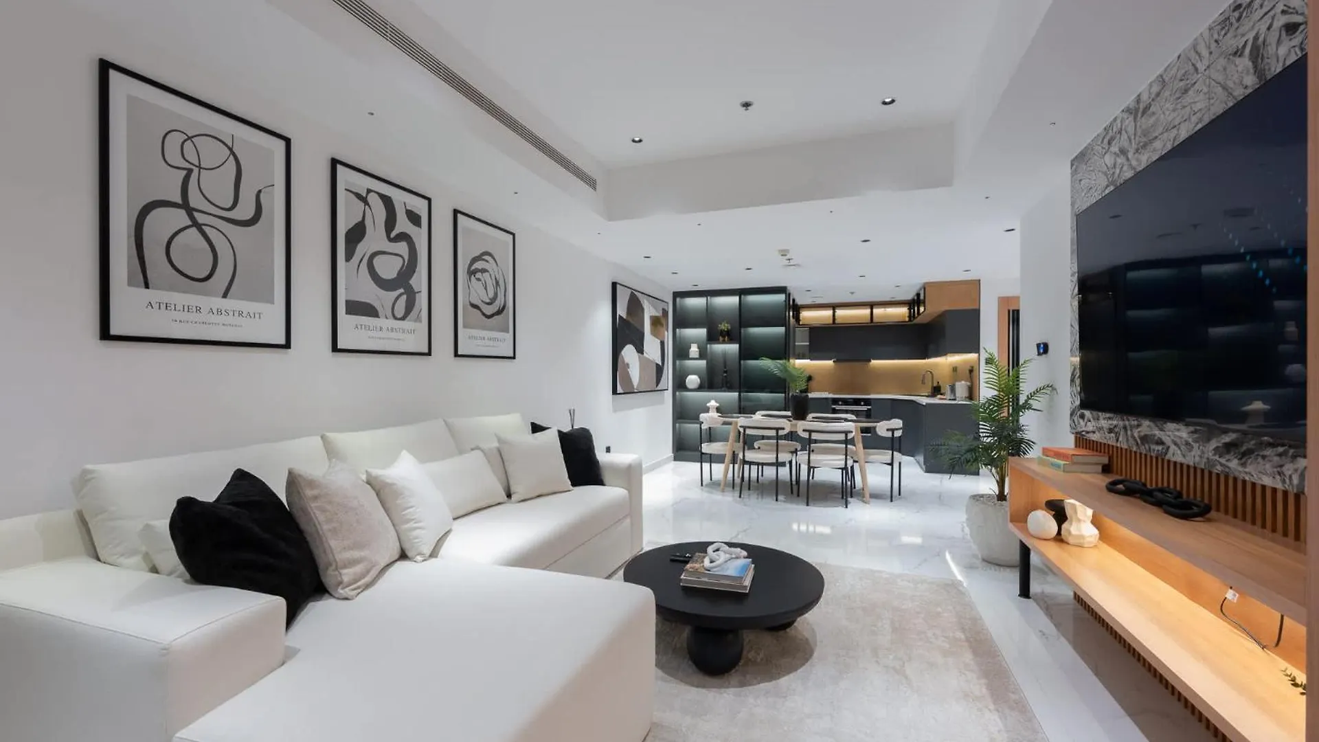 Luxurious 2-Bedrooms Apartment At Princess Tower With Stunning Marina Views! Dubai